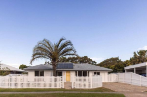 Yo Caba Caba - Beach House with a Colourful Twist!